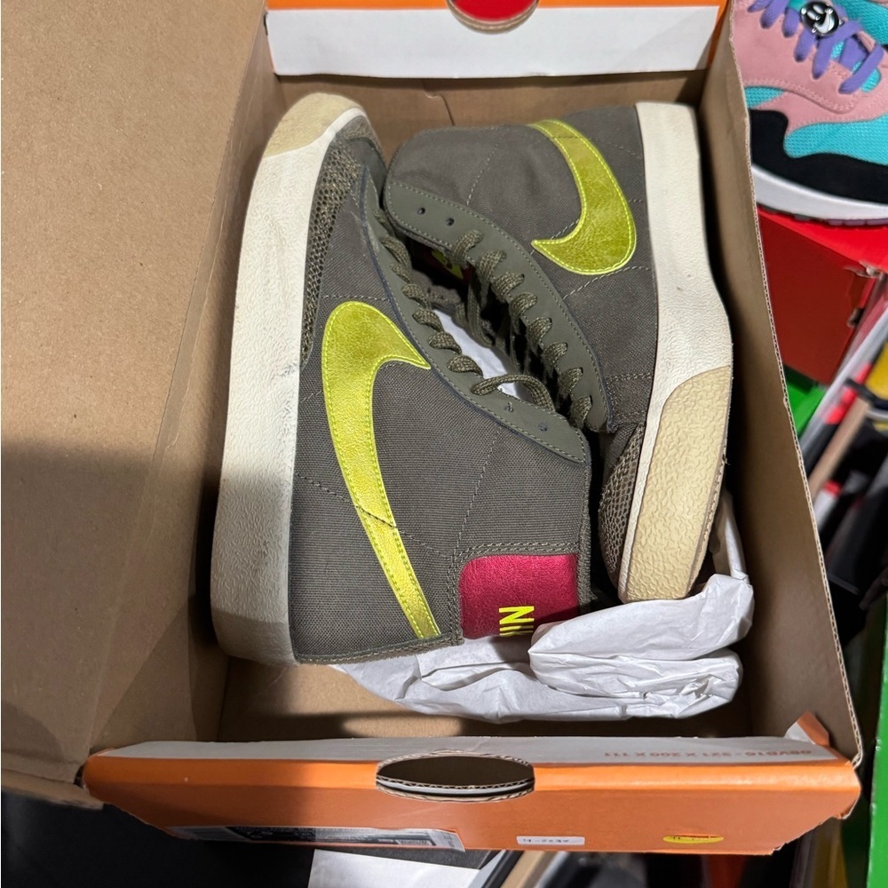 Nike Gray Blazers ‘77 Size 7.5W/6M - Picture 2 of 3